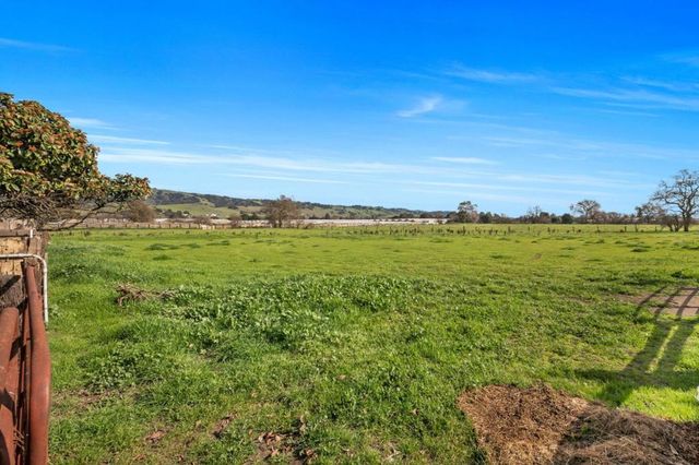 2800 Dryden Avenue, Gilroy, CA 95020