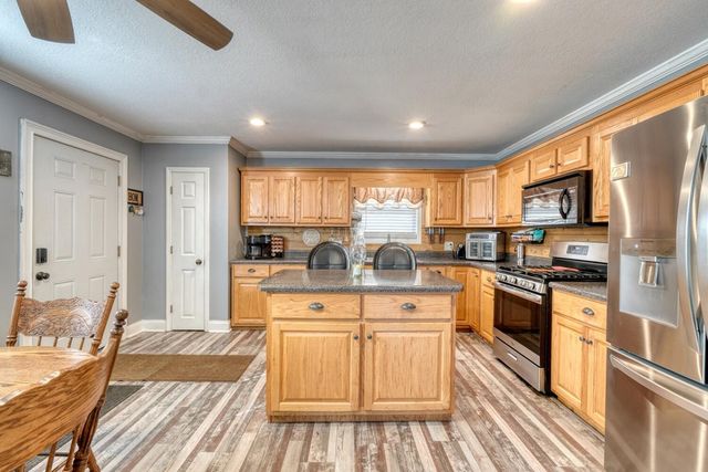 525 Tay Walk Way, Hiawassee, GA 30546