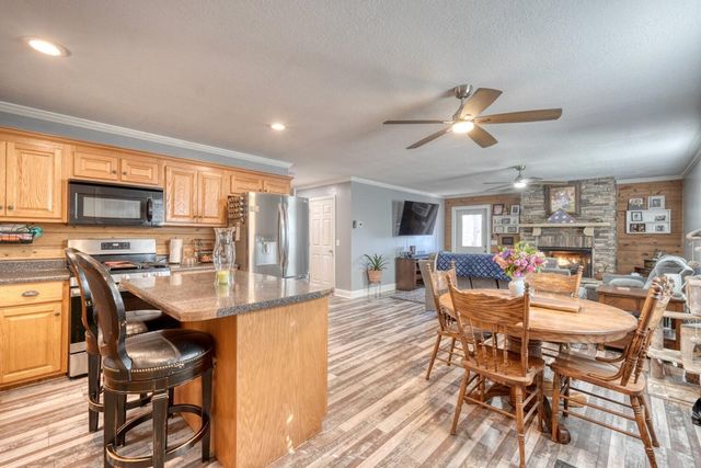 525 Tay Walk Way, Hiawassee, GA 30546