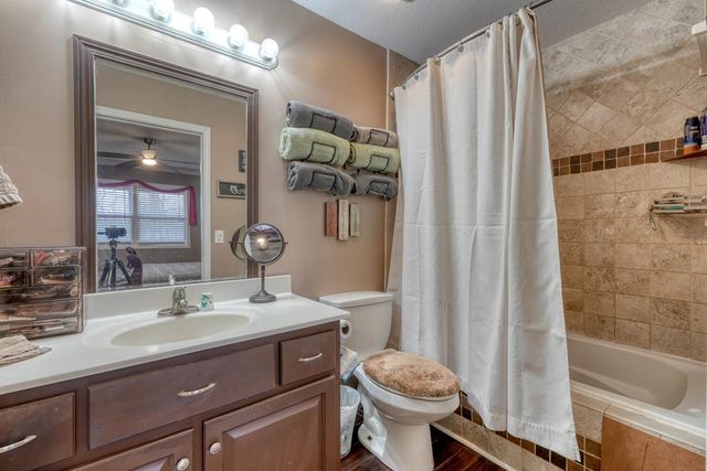 525 Tay Walk Way, Hiawassee, GA 30546