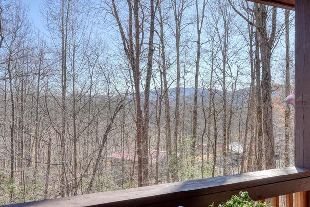 525 Tay Walk Way, Hiawassee, GA 30546