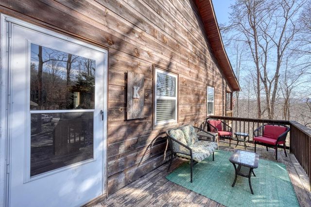 525 Tay Walk Way, Hiawassee, GA 30546