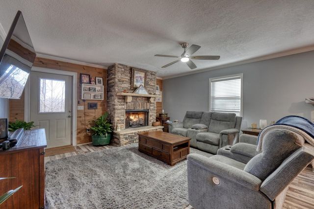 525 Tay Walk Way, Hiawassee, GA 30546