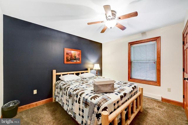 136 PINEKNOLL DR, Lake Harmony, PA 18624