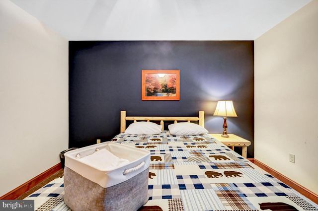 136 PINEKNOLL DR, Lake Harmony, PA 18624