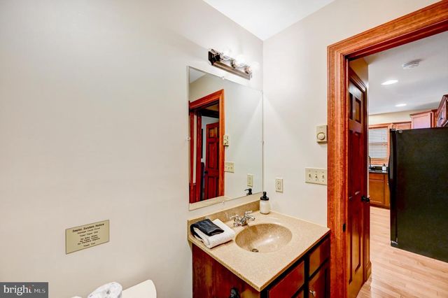 136 PINEKNOLL DR, Lake Harmony, PA 18624