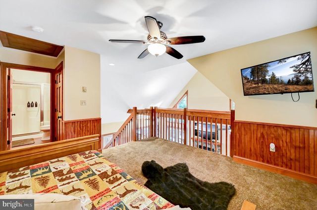 136 PINEKNOLL DR, Lake Harmony, PA 18624