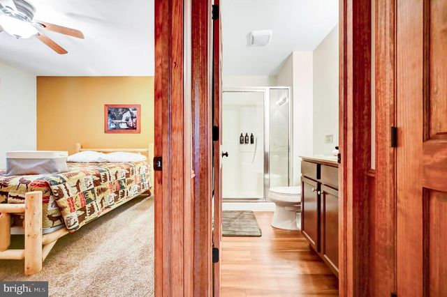 136 PINEKNOLL DR, Lake Harmony, PA 18624