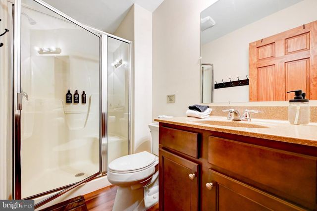 136 PINEKNOLL DR, Lake Harmony, PA 18624