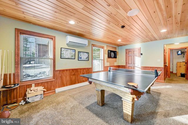 136 PINEKNOLL DR, Lake Harmony, PA 18624