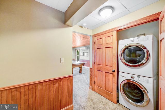 136 PINEKNOLL DR, Lake Harmony, PA 18624