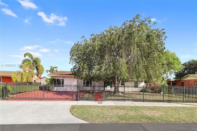 15264 SW 102nd Ct, Miami, FL 33157