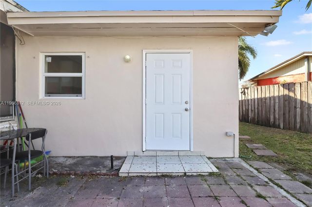 15264 SW 102nd Ct, Miami, FL 33157