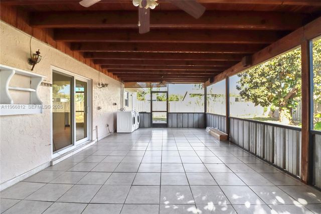 15264 SW 102nd Ct, Miami, FL 33157