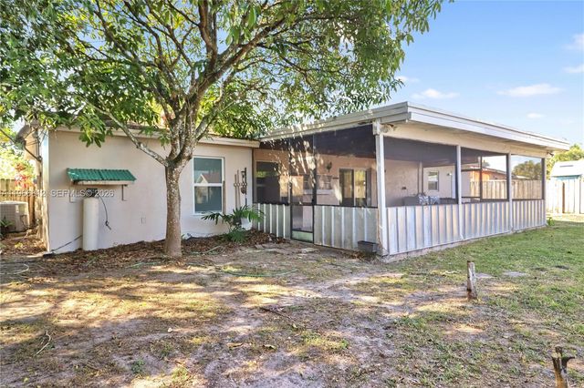 15264 SW 102nd Ct, Miami, FL 33157