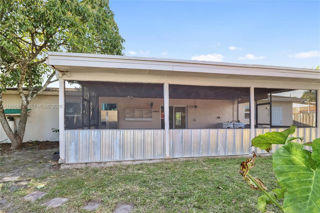 15264 SW 102nd Ct, Miami, FL 33157