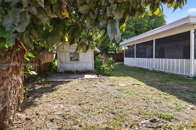 15264 SW 102nd Ct, Miami, FL 33157