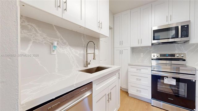 15264 SW 102nd Ct, Miami, FL 33157