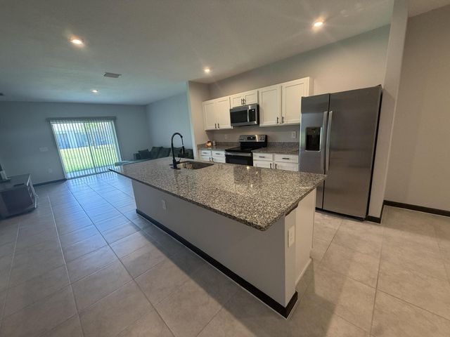 845 Persimmon Place, Fort Pierce, FL 34981