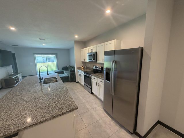 845 Persimmon Place, Fort Pierce, FL 34981