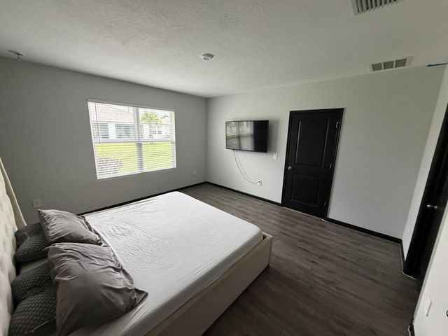 845 Persimmon Place, Fort Pierce, FL 34981