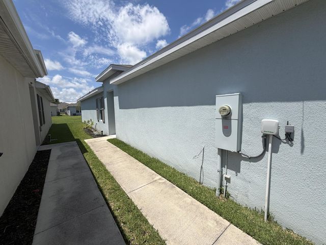 845 Persimmon Place, Fort Pierce, FL 34981