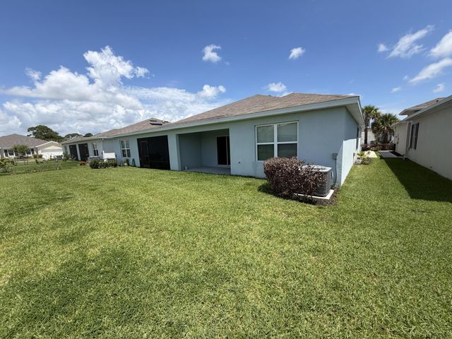 845 Persimmon Place, Fort Pierce, FL 34981