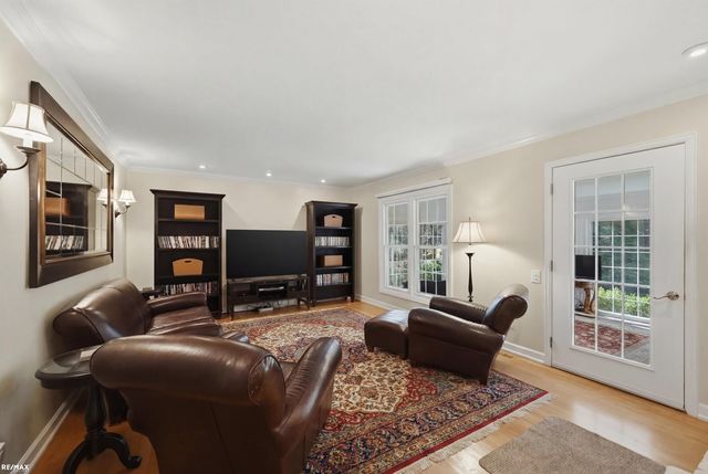 938 Candlestick Court, Bloomfield Twp, MI 48304