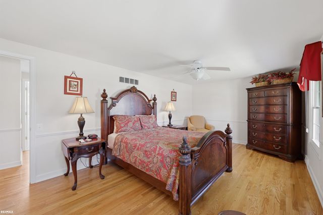 938 Candlestick Court, Bloomfield Twp, MI 48304