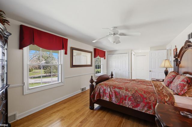 938 Candlestick Court, Bloomfield Twp, MI 48304
