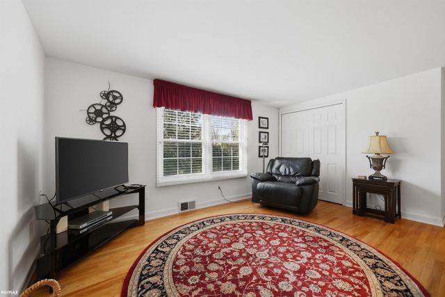 938 Candlestick Court, Bloomfield Twp, MI 48304