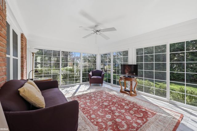 938 Candlestick Court, Bloomfield Twp, MI 48304