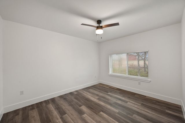 942 SE County Road 2240, Corsicana, TX 75109