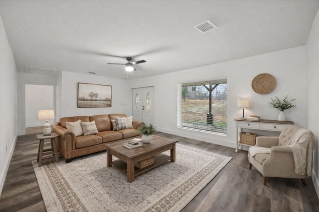 942 SE County Road 2240, Corsicana, TX 75109