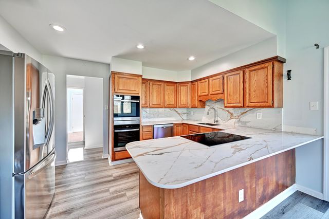 8657 Valleyview Drive, Florence, KY 41042