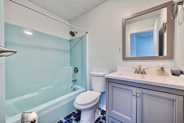 8657 Valleyview Drive, Florence, KY 41042