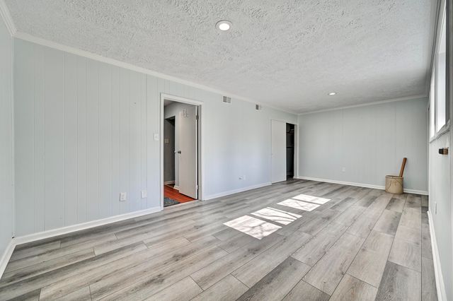 8657 Valleyview Drive, Florence, KY 41042