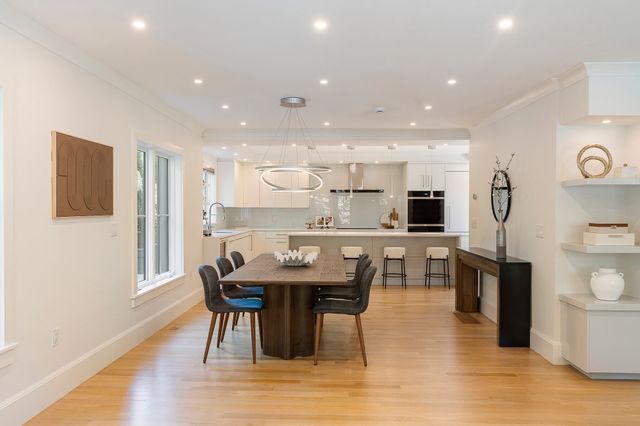 27 Walden St 2, Cambridge, MA 02140