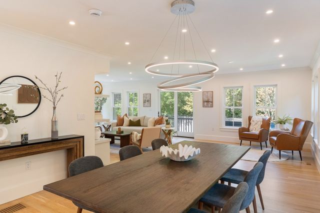 27 Walden St 2, Cambridge, MA 02140