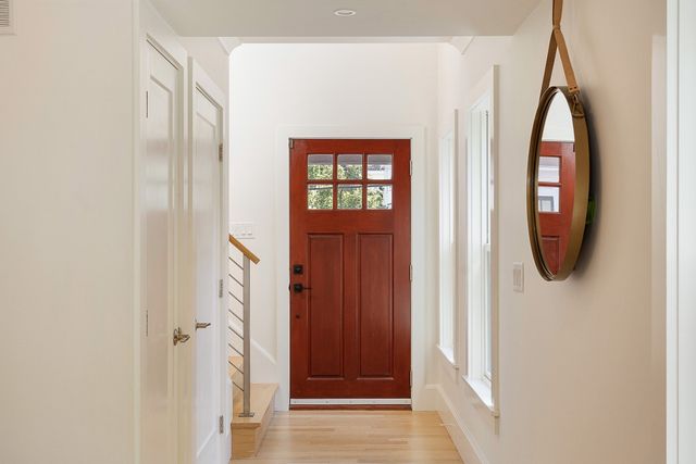 27 Walden St 2, Cambridge, MA 02140