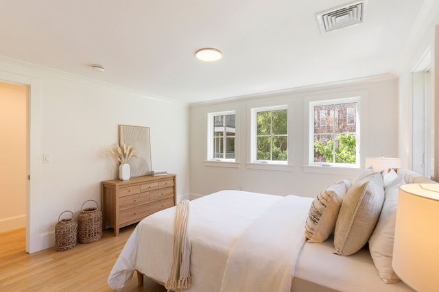 27 Walden St 2, Cambridge, MA 02140