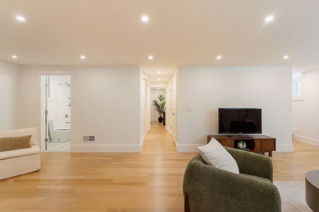 27 Walden St 2, Cambridge, MA 02140