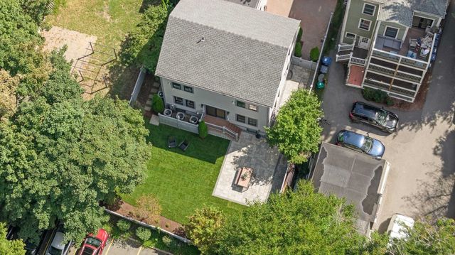 27 Walden St 2, Cambridge, MA 02140