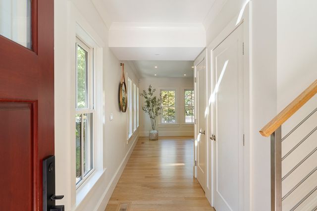 27 Walden St 2, Cambridge, MA 02140
