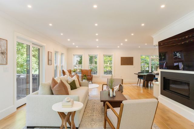 27 Walden St 2, Cambridge, MA 02140