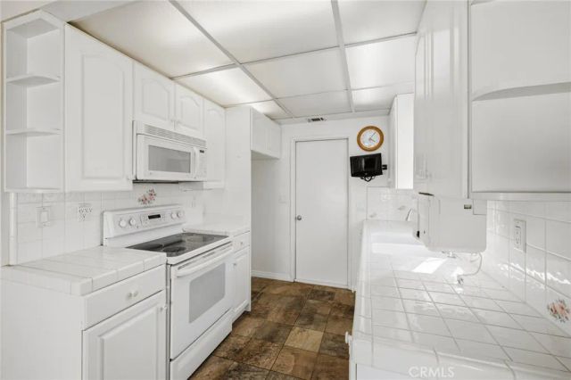 23117 Village 23, Camarillo, CA 93012