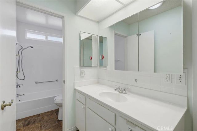 23117 Village 23, Camarillo, CA 93012