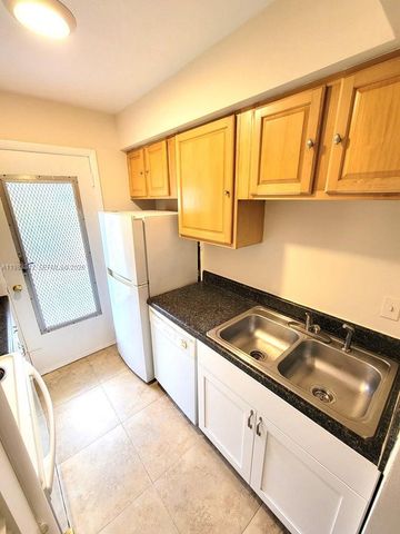 1431 S 14th Ave 114, Hollywood, FL 33020