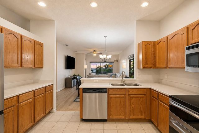 30907 WHITLOCK DRIVE, Wesley Chapel, FL 33543