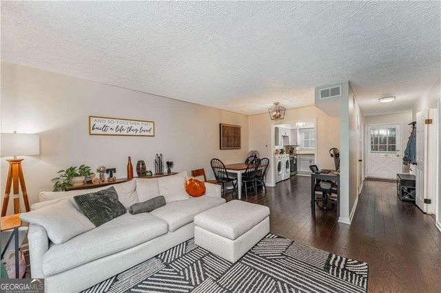 6700 Roswell Road 17A, Atlanta, GA 30328